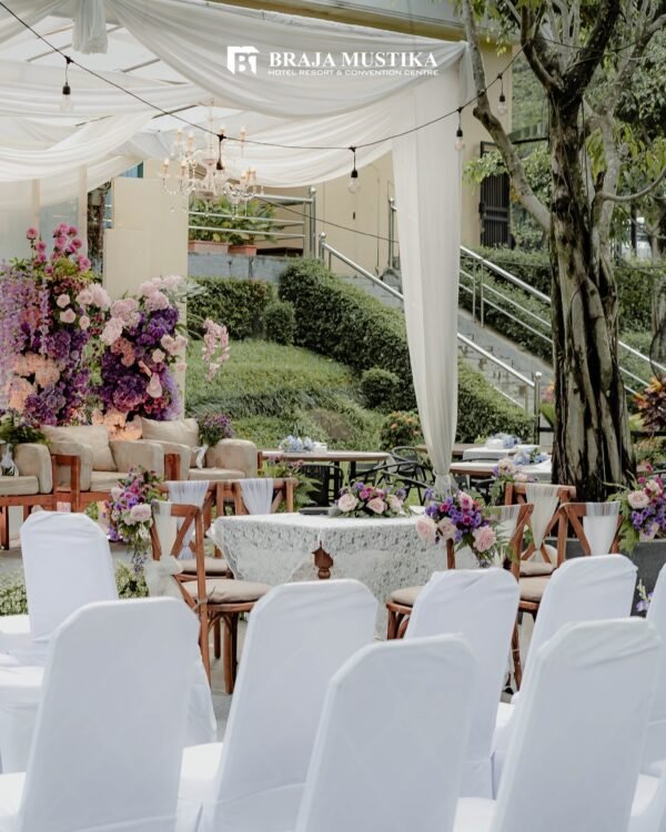 Paket Wedding di Braja Mustika - The Roof Bogor